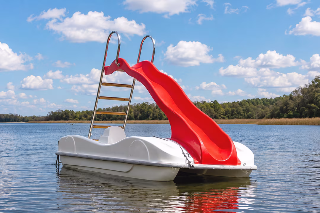 Tretboot mit Rutsche an der Müritz in Jabel
