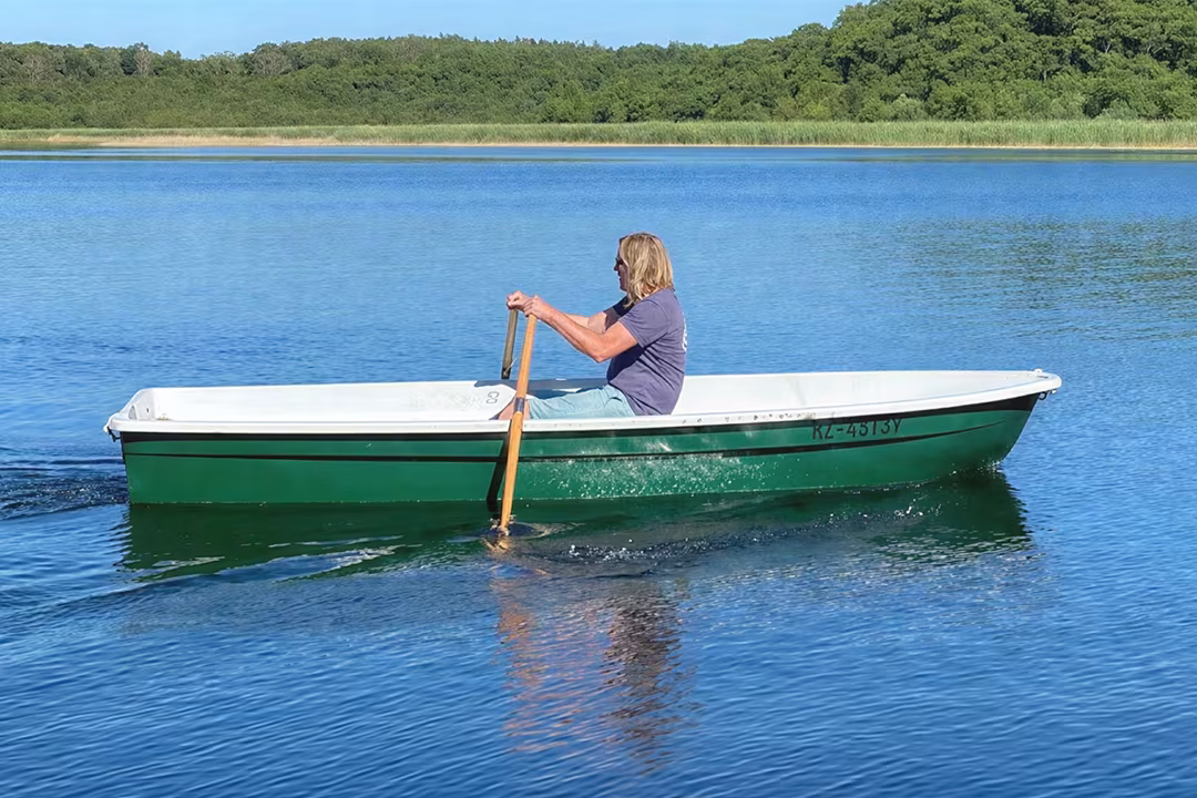 Ruderboot fahren an der Müritz in Jabel