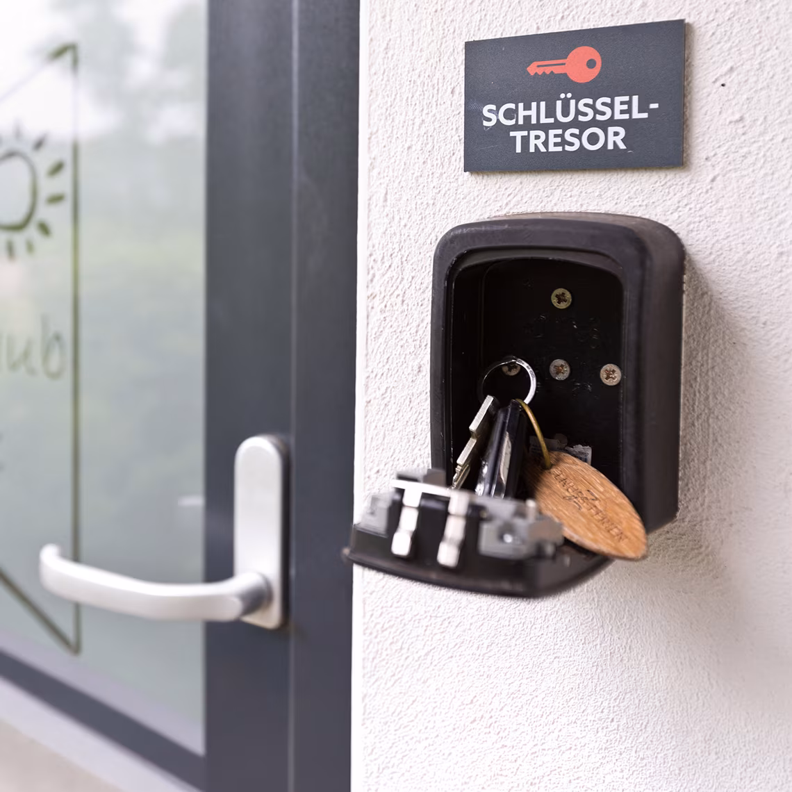 Schlüsselsafe an der Eingangstür der Ferienwohnung in Jabel an der Müritz